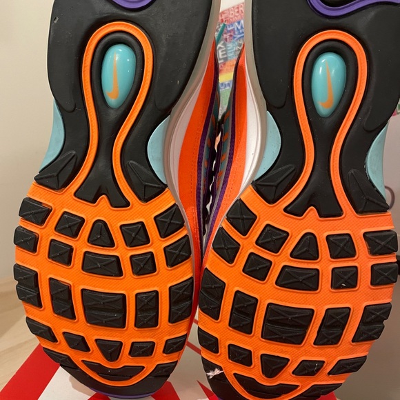 Men’s Nike Airmax ‘98 new. Rare Color combination only tried on inside - Picture 4 of 4